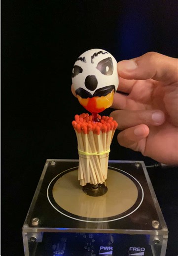 Fascinating Tesla Coil Experiment Demonstration