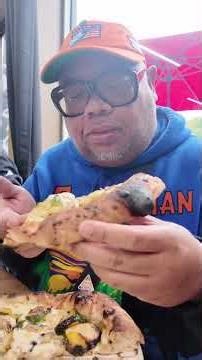 Phatkhat Eats pizza at Crudo in Etobicoke #shorts #foodreview #pizza #crudo #torontofood