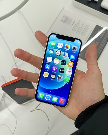 Ben Geskin on Instagram: "😻 iPhone 12 mini first impressions 👇👇👇 It’s super small, cute, feels like baby iPhone 😄 super handy, light, so it’s very comfortable for one hand use 👌 People who like iPhone 4,5,6,SE would love it 🙌 I also think that people who want to minimize their time with the phone, would find this one useful. But for me, it’s definitely too small for my everyday use. So iPhone 12/12 Pro size is 👍 What do you think of the iPhone 12 mini? Let me know 👇 #iPhone12 #iPhone12P