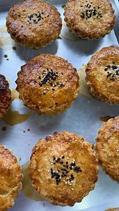 This is what happened in zoom class today. DM for details. Pork Pie or 叉烧酥 — flaky, buttery layers wrapped around sweet, savoury BBQ pork. A classic comfort bake that never fails ❤️ #anniexavierkitchen #cookbookauthor #happinessishomemade #zoomclasses #bakewithlove | Annie Xavier Kitchen