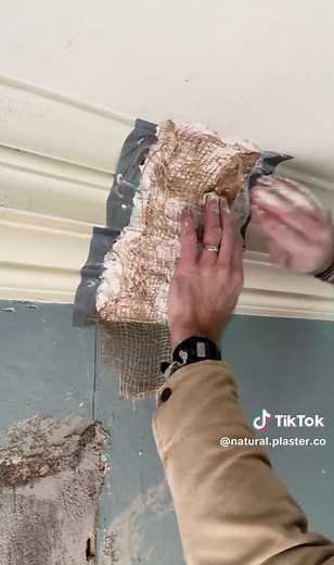 In-Situ Squeeze Plastering for Heritage Mouldings