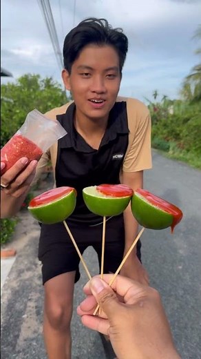 Thử thách ăn chanh với nhiều loại gia vị#shorts