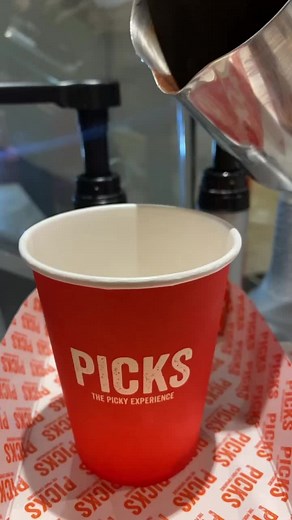 PICKS hot chocolate ✌🏼 #hotchocolate #fall #fyp #viral #pourtoi