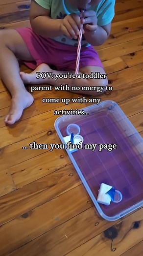 Simple as that! Welcome to my little online corner. Where I'll show you toddler play doesn't have to be pinterest perfect, expensive toys and flashing lights on plastic... This is literally a container with water and floating bits & bobs. Bottle caps and polystyrene are always a hit in our explorations! Want more? Follow me and check out my guides on www.tinytotsonline.com (link in bio). #screenfreeparenting #magicalplay #toddleractivities