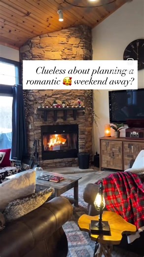 Do you plan literally every trip? Send this to your clueless partner and we will help them plan a trip instead! We know all the romantic spots in Galena, Savanna, Elizabeth and more! Just 2-3 hours from Chicago, Madison, or Iowa City. Featured here- @antiquitiesaleandvine @galenabakehouse @vinnysgalena @thenovelbloom #galenaillinois #romanticgetaways #airbnb #clueless #getaway