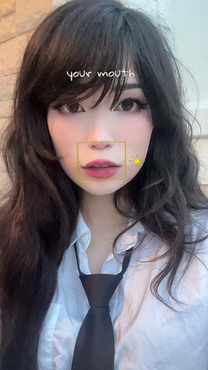 Resemblance to Mom: Emiru's Signature Smile Revealed!