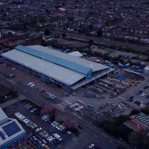 🎅✨ Santa’s in Builders Warehouse stocking up the essentials… even the sleigh needs quality supplies! 🪚🛠️ #BuiltBySanta #BuildersWarehouse #OneStopShop | N&C Builders Warehouse