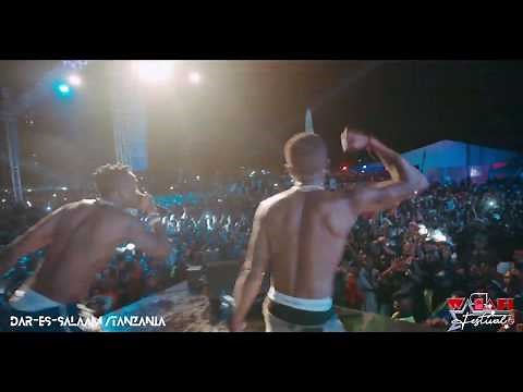 Diamond Platnumz & Wizkid Perfoming live BABALAO ( WASAFI FESTIVAL DAR 2019)