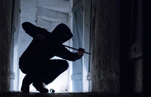 Mann (51) schläft tagelang vor Supermarkt im Auto – und bricht nachts mehrmals in den Laden ein