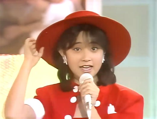 松本典子《青い風のビーチサイド》