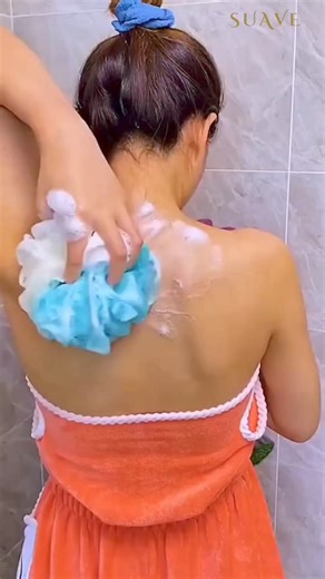 Long handle shower brush 𝐃𝐢𝐭𝐨 𝐦𝐚𝐛𝐢𝐛𝐢𝐥𝐢 🛒 𝑳𝒂𝒛𝒂𝒅𝒂 - https://goeco.asia/jK1vK8Kj 𝑺𝒉𝒐𝒑𝒆𝒆 - https://goeco.asia/z9GTFq5T | Redd Smart Shop