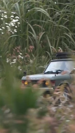 19K views · 521 reactions | Magic at any scale - Range Rover Classic 1/10 JS Scale By @korea_rc_film #LandRover #RCLandRover #RangeRover #landroverphotoalbum | Landroverphotoalbum | Facebook