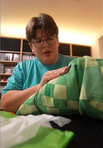 Minecraft Merch Unboxing: Riesen Shirt und Kurze Jacke