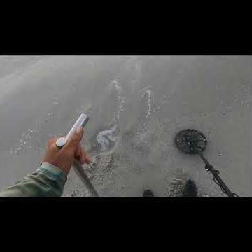 Beach metal detecting | beautiful morning on the beach #metaldetecting #treasurehunt
