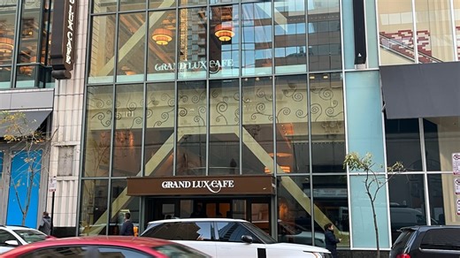 Diners report long waits as iconic Mag Mile staple Grand Lux Café set to close for good