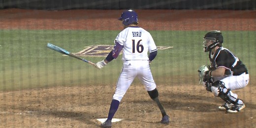 College baseball player appears in game with prosthetic leg after boating accident