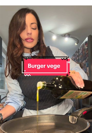 Ok mais ce sera @HelloFresh 💚 🍔✨ Burger au champi glacé au balsamique (végé) ✨🍄 Verdict de mes ados 👇 💬 « trop bon en vrai m’man » ➡️ donc validé à 100 % 😌# 🎁 BON PLAN POUR VOUS J’ai un code promo ⬇️ 🔑 HFF4L705 Il vous offre : 🍰 1 dessert offert à vie 🍽️ des repas à moins de 3 €/personne 👉 Valable pour : ✔️ nouveaux clients ✔️ anciens clients annulés (qui reviennent) Collaboration commerciale ✨ #hellofresh #recetterapide #recettefacile #burger #vege