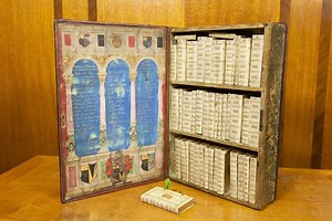 17th Century Traveling Library