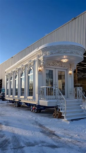 Container House Adequate on Instagram: "Rate this timelapse build🤍 Follow and subscribe to @containerhouseadequate for more exclusive content 👍🏽 Credits: @containerhouseadequate #containerhome #cabindiaries #cabinliving #containerhomes #cozycabins #buildinglover #americanhouse #containerhomeplans #cabinlife #tinyhouses #tinyhousedesigns #americanhouse #cabinlife #shippingcontainerhomes #cabindesigns #tinyhouselove #lasvegashomes #shippingcontainerhome #shippingcontainerplans #containerarchite