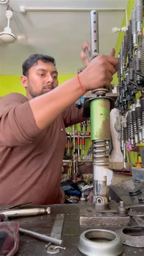 HeroCD deluxe bike ka shocker oil leak & jumping problem solve & repairing #viral #trending #mistry