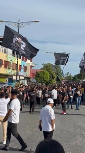 Sekitar penamaan calon hari ini. Datuk Fairuz Rendaan kelihatan bersama penyokong hadir ke pusat penamaan calon. | Go Channel