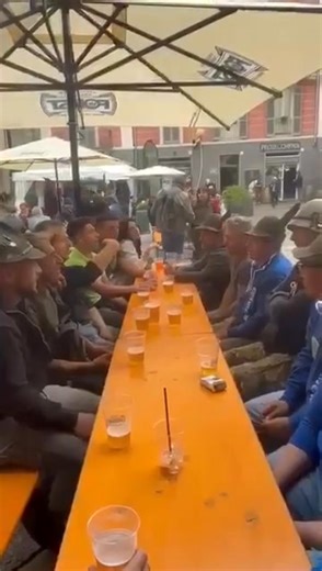 38K views · 792 reactions | "le 11 ore" sono giunte anche al gruppo Alpini di Albaredo per San Marco, Valtellina in provincia di Sondrio. Video che giunge dal gentil Rai Mondo (che fa parte del gruppo) | Piaseinza | Facebook
