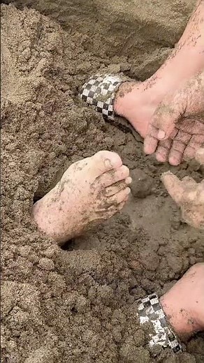 [tickle] Tickle, tickle, buried in sand 🤣 #rumblefish #bettashop #tickle #tickle #tickling
