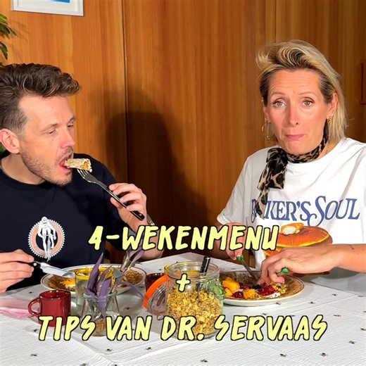 GEZONDE PANNENKOEKEN MET HAVERMOUT EN CHIAZAAD Deze pannenkoeken zijn gezond door de tips van Dokter Servaas die ons de juiste ontbijt keuzes leert maken. Lekker vullend en zitten vol met de “good stuff”. Uw lichaam zal u later dankbaar zijn. Vind het volledige recept op sofiedumont.be en schrijf je in voor mijn nieuwsbrief voor vroegtijdige toegang tot gezonde weekmenu's en energieboosters! (link in bio 🔗) | Sofie Dumont Chef