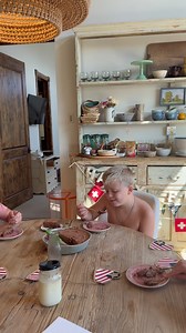 6.4K views · 95 reactions | A quick simple delicious Chocolate Mousse Pie anyone can make! Your next go to dessert for sure! ❌⭕️ Comment Link or recipe or pie to get your recipe sent to your DMs ✨懶﫶 #mousse #pie #chocolate | The Food Nanny | Facebook