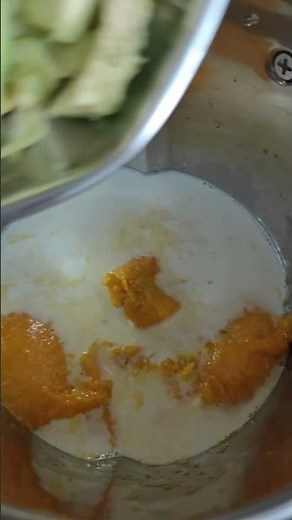 Here’s a simple, creamy avocado mango smoothie recipe you can make in minutes