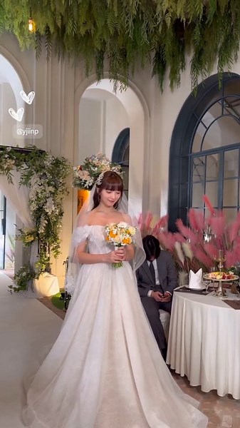 Beautiful Cinderella Bride Wedding Dress | Pyo Ye Jin Dreaming of a Freaking Fairytale