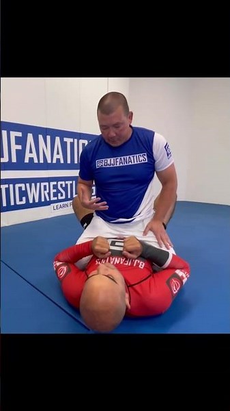 How to do BJJ Americana Lock by Henry Akins
