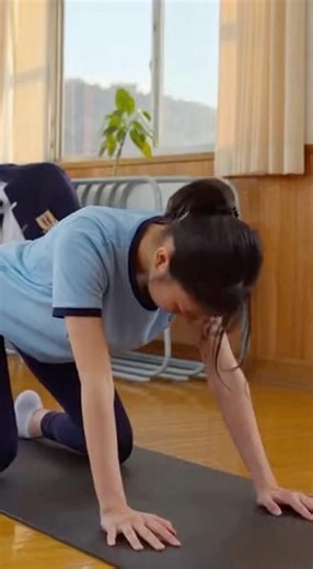 The most beautiful Yoga Stretch practice letting the mind calm down as the body flows.#yoga