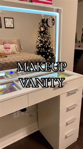 The lighted makeup mirror is on a major sale! #vanity #makeupvanity #girlmom #giftsforher #teengiftideas