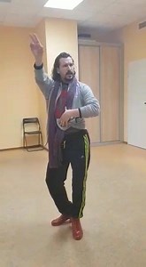 Clase de Buleria y explicación paso a paso para que puedas bailar en una fiesta flamenca. Más información sobre nuestras clases: 669221379 Para continuar viendo nuestro vídeo entre en nuestro canal de Youtube y también tenemos la explicación paso a paso. https://youtu.be/niOnc-z-YWk **** Bulerias classes explained step by step so you can dance at any flamenco party. For more information about our classes call 0034669221379 Classes taught by Sergio Gonzalez | Duarte Escuela Profesional de Danza