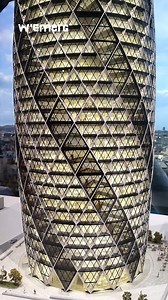 The Gherkin is one of London’s most iconic skyscrapers. Designed by the architecture firm Foster Partners and completed in 2004, it officially goes by the name 30 St Mary Axe. Its famous nickname comes from its distinctive shape, which closely resembles a gherkin. Commissioned by the reinsurance company Swiss Re, the building emerged during a pivotal moment in the transformation of the City of London, right in the middle of intense debates about skyscrapers in the historic city center and rising