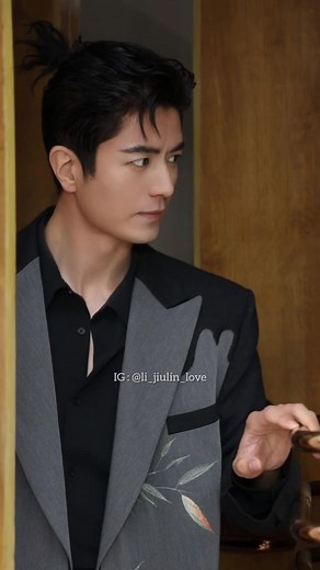 Stunning Photos of the Handsome Li Jiulin | Chinese Drama Actor