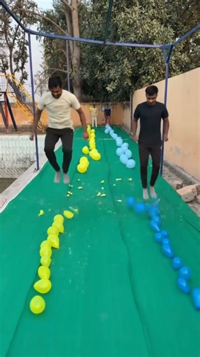 🫡 Man who fast pop ballon #yt #poppballons #trending #ai #shorts