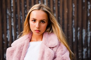 Flash photography vs Natural light photography (which is better?)