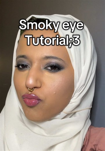 Usually my go to makeup if im lazy or out of ideas.. #makeup #altmakeup #alt #fyp #indie #makeupart #grunge #grungemakeup