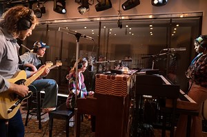 ‘Stereophonic’ review: Fleetwood Mac–adjacent play arrives at Playhouse Square