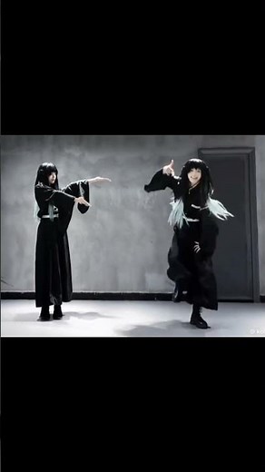 Cute mui and yui cosplay dance 🤪✨#fypシ゚viral #dance #demonslayer #cosplay #muichiro #cute #foryou