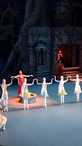 La Bayadère Bolshoi Theatre ©️ Irina Ivanova source: https://www.instagram.com/reel/Cyq4KlBopd4/?igshid=NTc4MTIwNjQ2YQ== | Ballet Mon Amour