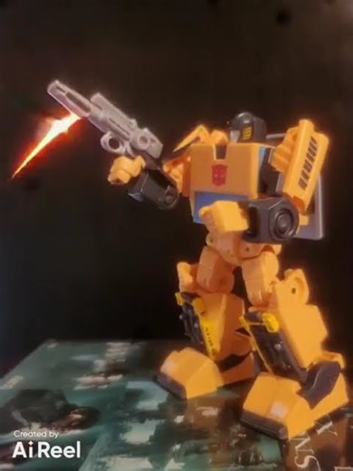 TRANSFORMERS SUNSTREAKER IN ACTION.