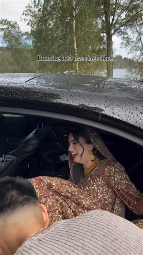 Outdoor Bride & Groom Shoot 🌿 When the Rain Starts Unexpectedly ☔💍 #weddingrain