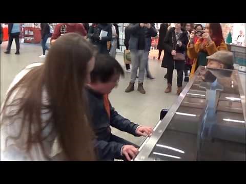 FLASH PIANO MOB BOOGIE WOOGIE THE MALL