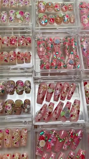 Random Flower Rhinestone Press on Nails, Luxury Handmade Nail Set, Elegant False Nails for Party, Holiday & Year End - Etsy