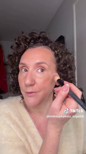 Review of Revolution Bronzer Sets for Cool Undertones