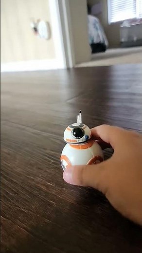 BB-8 and R2-D2 scream