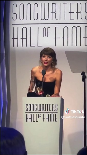 Taylor Swift on her way to the stage after being inducted into the Songwriters Hall of Fame. #TaylorSwift #TravisKelce #SongwritersHallOfFame #TaylorNation